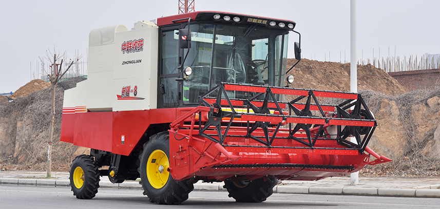 永利娱乐城 新疆4LZ-8 自走式大豆收获机